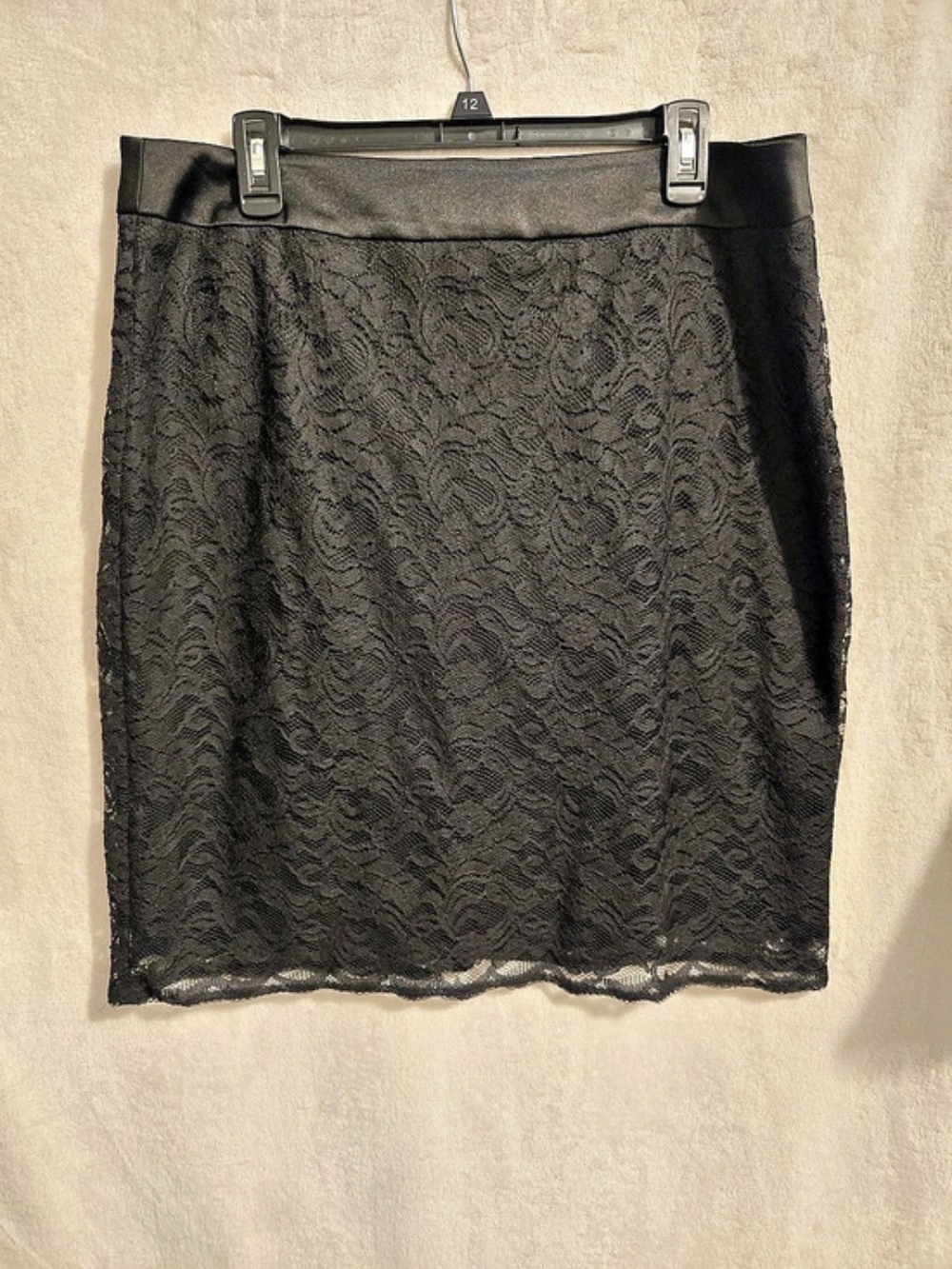 Roz & Ali Black Lace Pencil Skirt Size 16